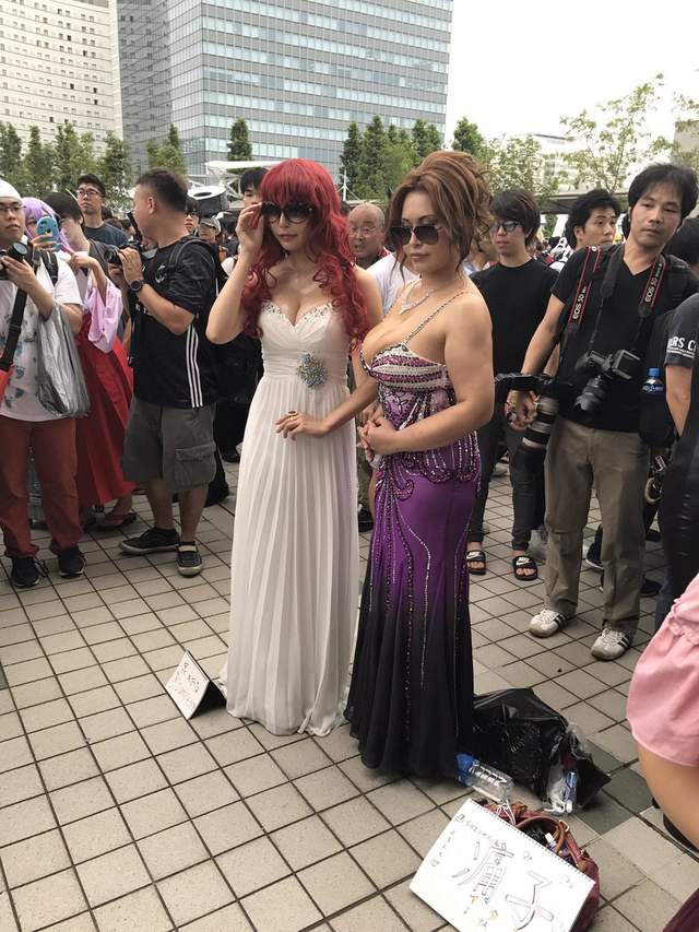 《Cosplay玩家Cos叶姊妹》乳量一致堪称神还原
