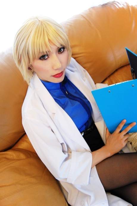 	41岁妈妈级Cosplay玩家｜熟女性感无可比拟
