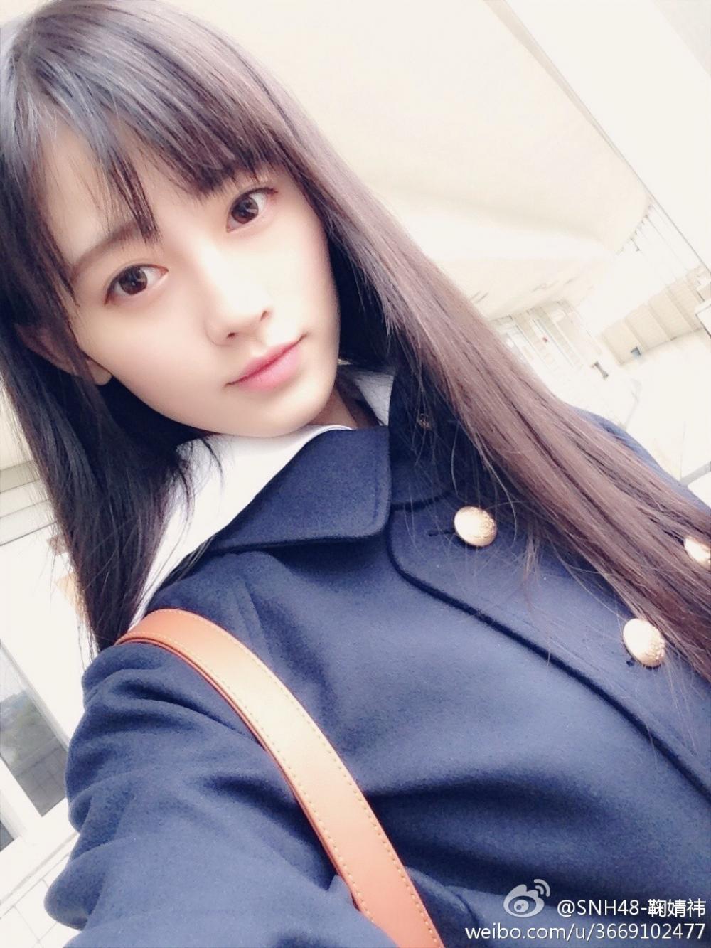 穿着若隐若现美女