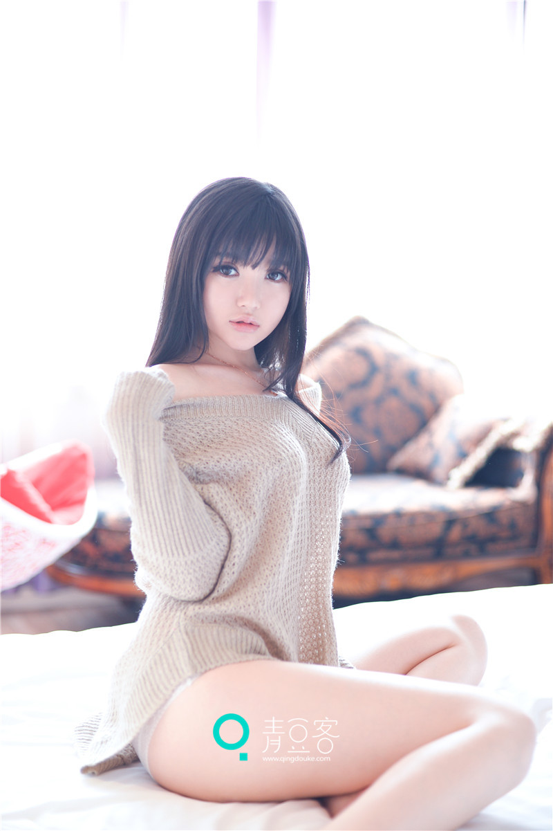 写真女神苏糯米Mi居家慵懒小性感写真