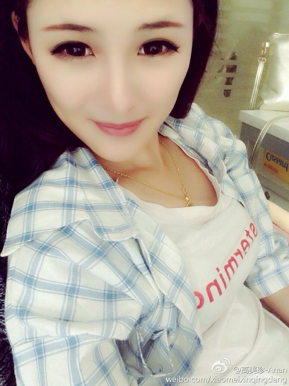 穿浪莎袜的美女