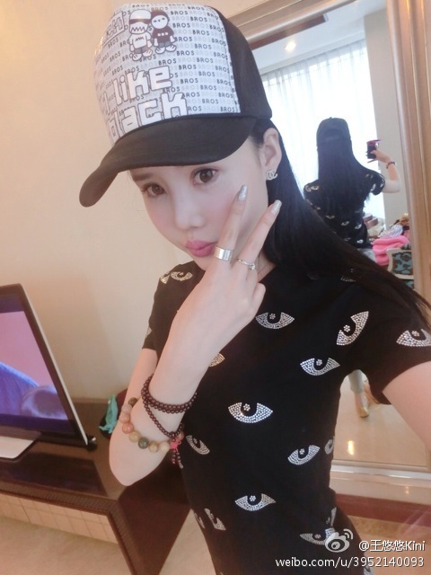 韩国美女什么也不穿图