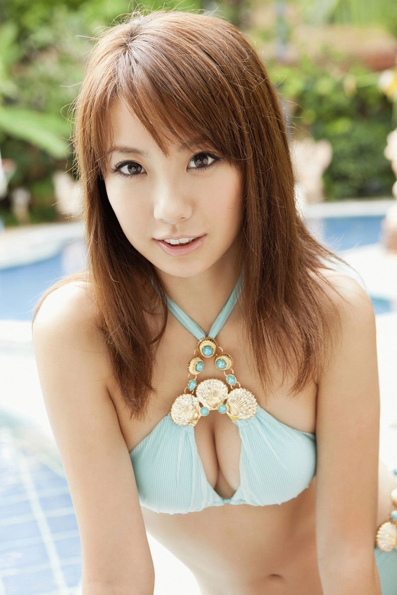 阳光美人山本梓惊艳写真秀 俏丽性感
