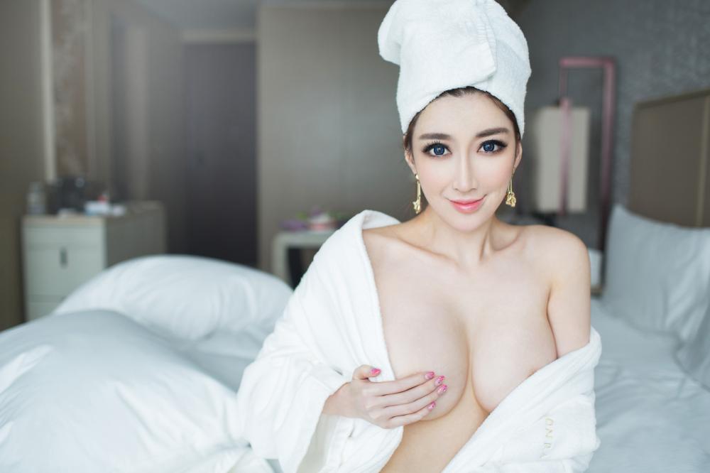 气质女神陆瓷酒店出浴照