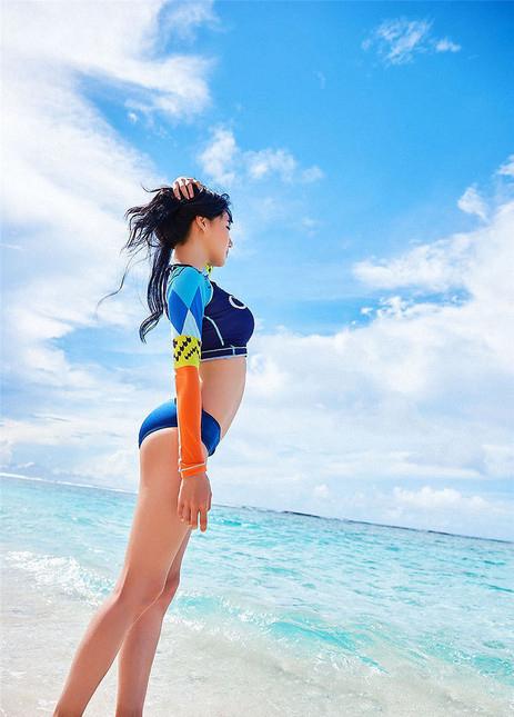 甜心尤物 韩国美女韩佳恩比基尼写真集纯净亮眼