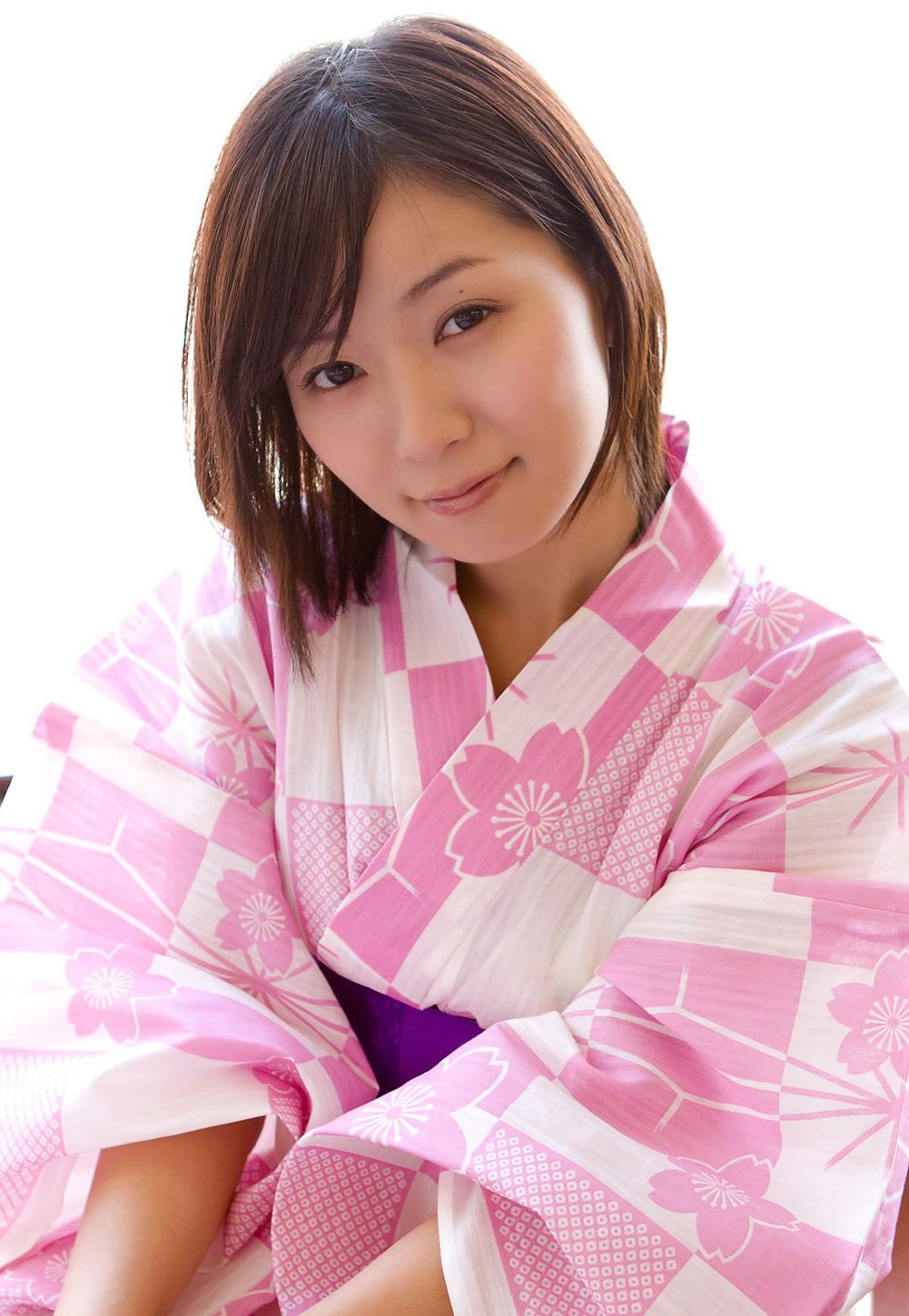 睡衣女郎階戸瑠李美艳迷人