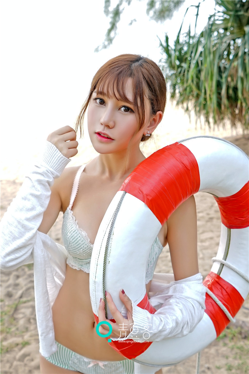 清纯女孩 村上友梨迷人双肩醇美写真