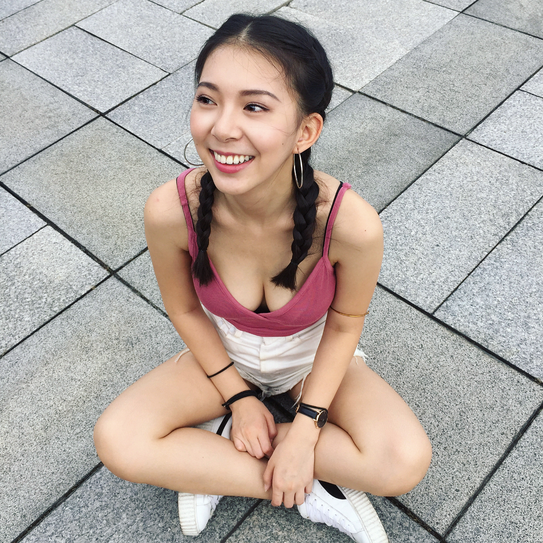 整个沙滩最吸睛好身材｜乌石港E级正妹VanessaYao