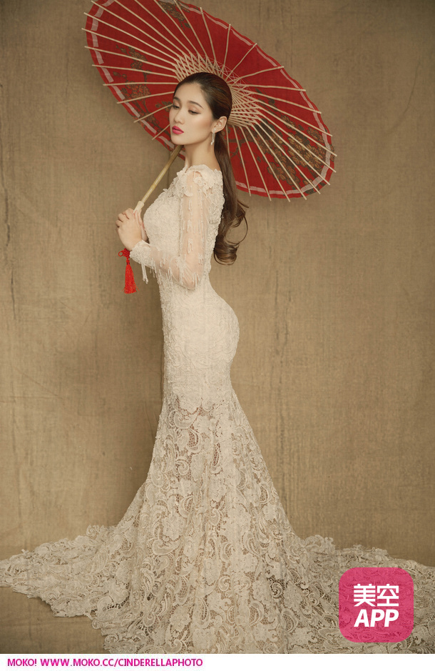 长发美女婚纱写真 优雅迷人