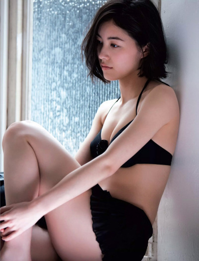 18岁少女松井珠理奈清纯可性感