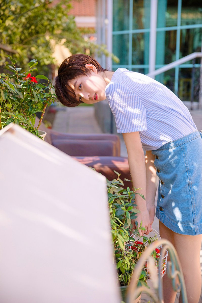 李凯馨清凉初夏草莓大片