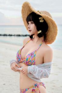 蠢沫沫-2025年11月自拍 海滩比基尼泳池湿身性感户外写真