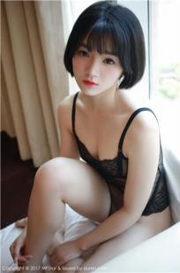 短发女孩悦爷妖精 黑色蕾丝半透内衣