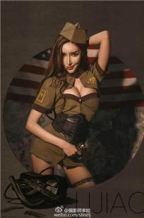 王瑞儿 军服妖娆魅惑写真图