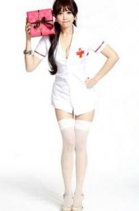 韩国女神李恩慧绝美写真：百变护士制服诱惑与野性迷彩比基尼装扮，展现极致身材魅力