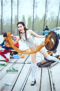 樊安妮垂钓美人写真