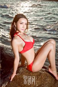 女神龚玥菲入驻果团 海边性感美照大放送！