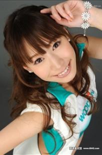 山本里奈