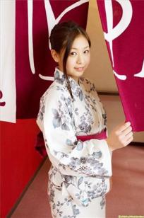 佐山彩香 [DGC]高清写真图2013.05 No.1089 100％美少女！無敵の弾ける限界ボディ