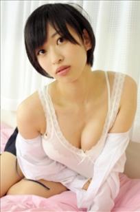 仓持由香