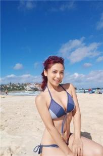 邓伊玲- 到澳洲旅行三点式大解放