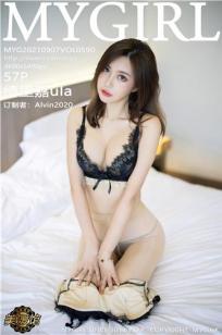 宅男女神绮里嘉 华丽多姿的吊裙