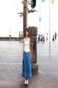 PB写真集_卫藤美彩《话听我说》精选：清新户外与私房内衣居家风格写真