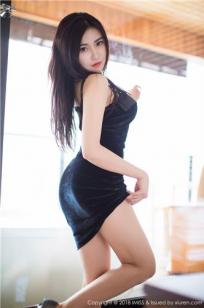 气质美模许诺Sabrina 黑色皮衣搭配高跟鞋
