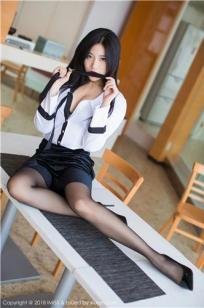许诺Sabrina日本旅拍 黑丝OL加紧身皮裤