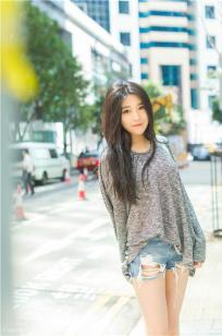 气质女神许诺Sabrina 香港街头华彩流溢