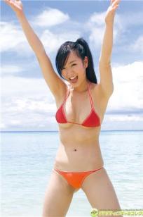 佐々木心音 [DGC]高清写真图No.1289 沖縄のビーチでまさかの豊満バスト披露!