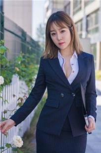 王语纯- [MISSLEG蜜丝]高清写真图 No.V003 撕裂的OL