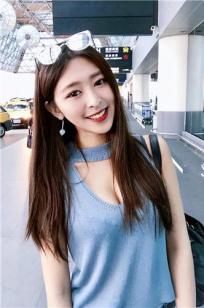 正妹徐明郁Nikki 超甜美笑容很迷人