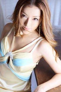 伊藤由奈