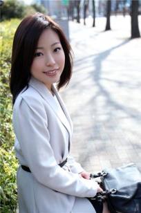 铃森汐那(天野みほ) 街拍少妇诱惑