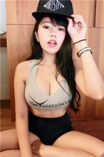 呛口小辣椒夏筠婷 深邃事业线超吸睛