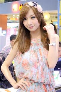 芳小如(古芳如) 中印混血举牌女郎
