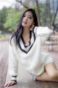 张安琪- 成熟女人写真之酥肩半露