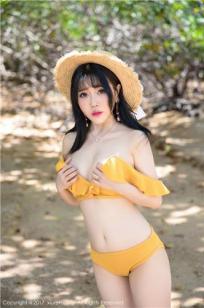 田园风仙子兜豆靓 橘黄内衣搭配草帽