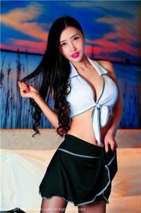 余心曼的杀手毛衣 情迷黑丝美腿诱惑
