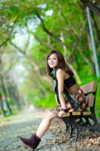 台湾美女张凯洁果子MM四四南村大安森林公园清新外拍写真，治愈系自然风街拍