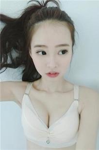 Hana Lin 娃娃脸正妹可爱的外表有著惊人美胸