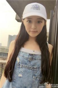 伊小七MoMo 清新养眼萝莉私房照诱惑写真图