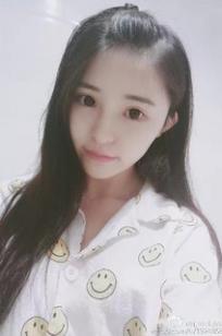 伊小七(MoMo)