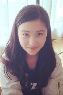 山口麻友