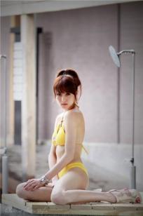 张玮纯Mico 出水芙蓉比基尼写真图
