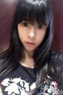 Ellie艾栗栗