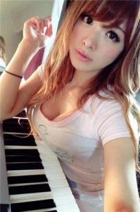 高木里代子- 实力兼备的钢琴师