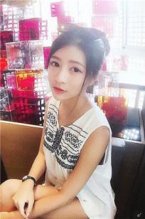 Momo毛毛 甜美气质柜姐私房美照