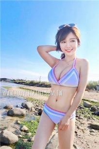 丘涵Joanne最新比基尼照 超完美身材真在太不科学